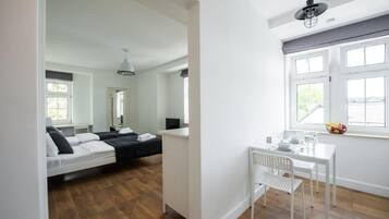 Apartment | Wohnbereich | Flachbildfernseher