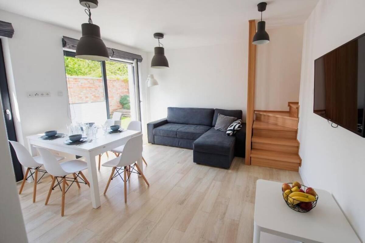 Apartment | Wohnbereich | Flachbildfernseher