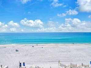 On the beach - Gulf-front corner unit. 5th floor. Beach service during season! (Fort Walton Beach)