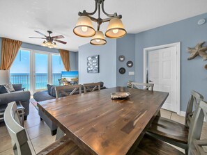 Dining - Gulf-front corner unit. 5th floor. Beach service during season! (Fort Walton Beach)