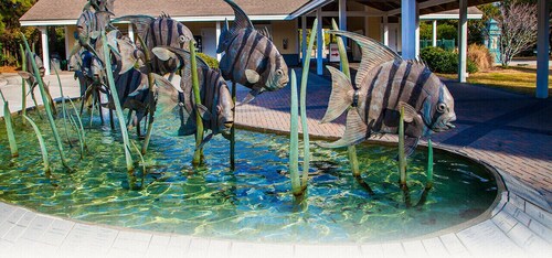 Beautiful pet friendly lodge in a quaint fishing village and sleeps 16