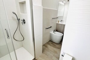 Shower, hair dryer, bidet - Residence La Cinta 7 NG (San Teodoro)