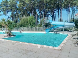 Piscine couverte, piscine extérieure