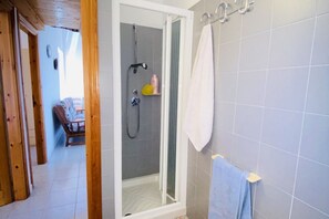 Doccia, asciugacapelli, bidet