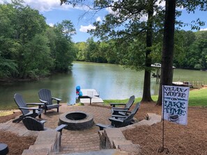 Outdoor Firepit area overlooking the lake