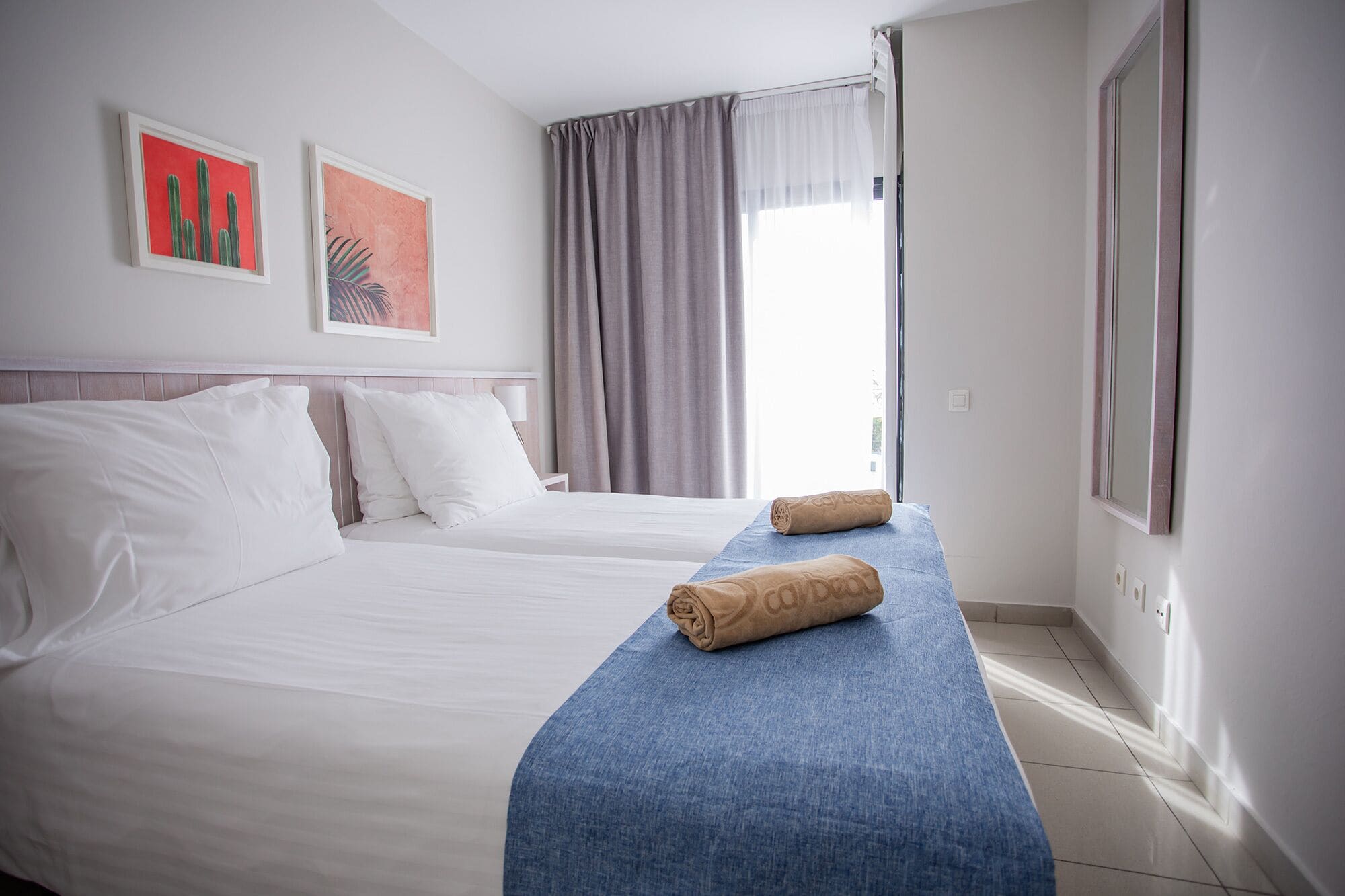 Coffres-forts dans les chambres, Wi-Fi gratuit, draps fournis