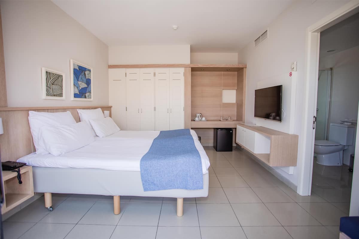 1 bedroom, in-room safe, free WiFi, bed sheets