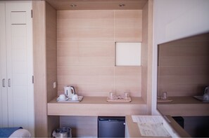 1 bedroom, in-room safe, free WiFi, bed sheets