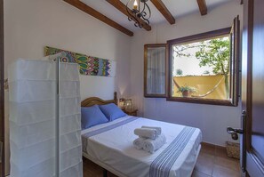 6 bedrooms, iron/ironing board