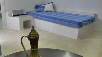Junior Cave House Suite, Caldera View | Interior