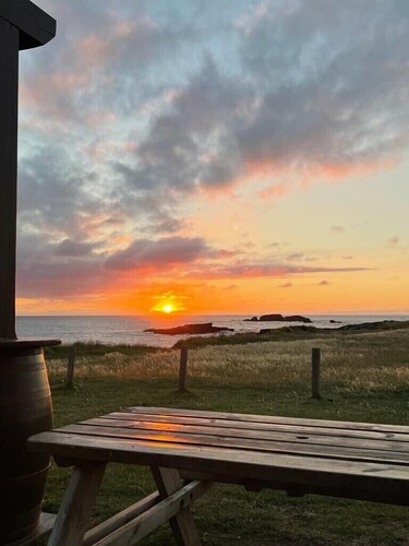 Spectacular individual Villa in private urbanization with pool and beach