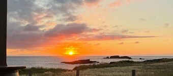 Spectacular individual Villa in private urbanization with pool and beach