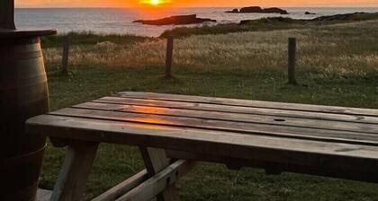 Spectacular individual Villa in private urbanization with pool and beach