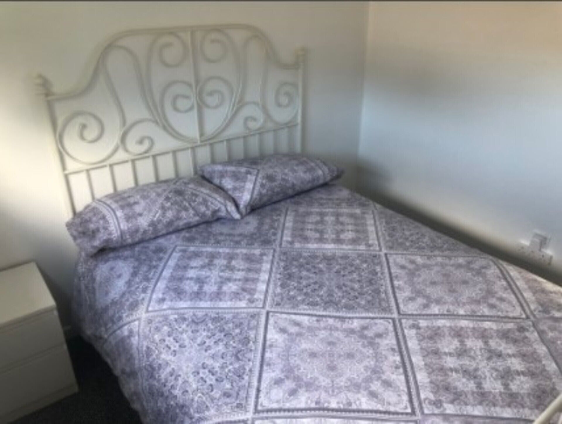 2 bedrooms, bed sheets