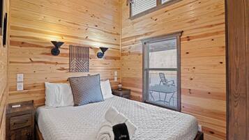 2 dormitorios, escritorio, tabla de planchar con plancha y wifi