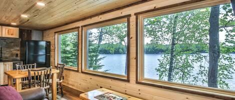 Smart TV, fireplace, DVD player