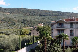 Exterior - Spacious, inviting apartment in the green surroundings of Riva del Garda. Park (Riva del Garda)