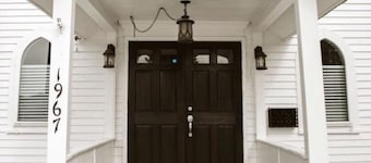 THE OLD CHURCH INN is a luxurious Property near Salmon River