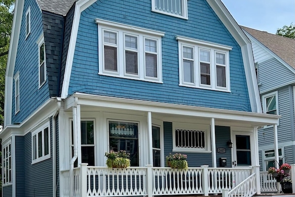3-BR house exclusively for your enjoyment.