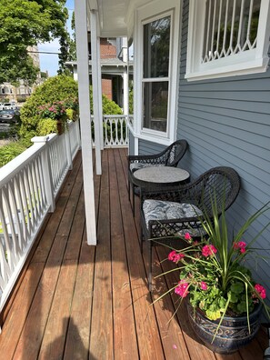 Terrace/patio - 3BR house. East Side very near lake, beach, shops; central AC; driveway parking! (Milwaukee)