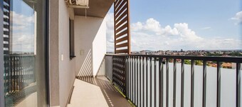 Sunny View 2 Bedroom Central Apartment