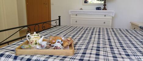 3 bedrooms, iron/ironing board, travel crib, free WiFi