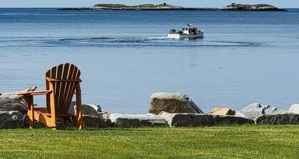 Candy Cove
Peace and seclusion by the Sea in Maine
