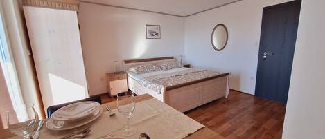 Studio (A2) | Restauration