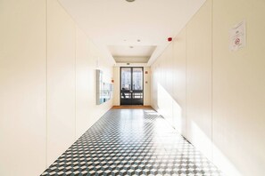 Interior - LSBN-PRA533] Summary: (Lisboa)