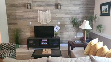 Una Smart TV, libros