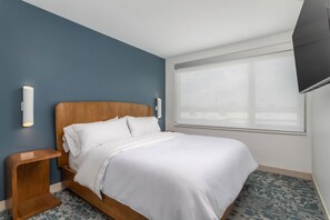 Hochwertige Bettwaren, individuell eingerichtet, Schreibtisch