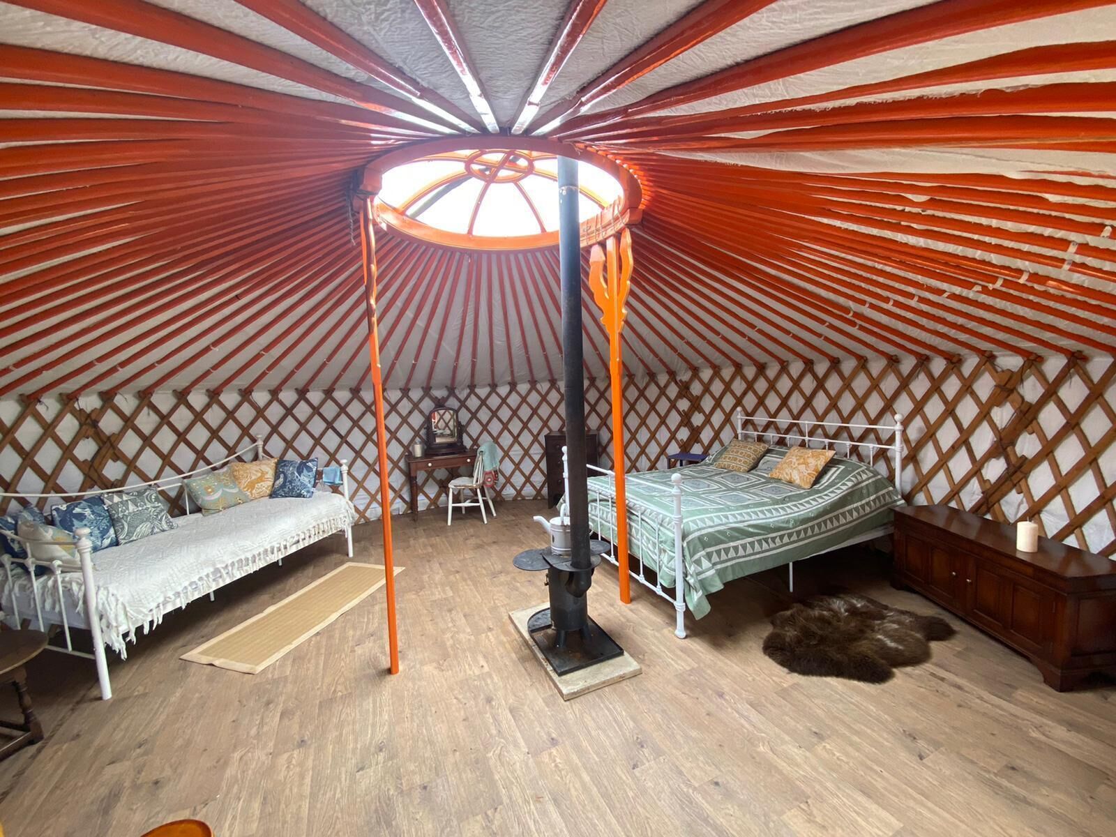 Beautiful Rural Yurt with Wood Fired hot tub