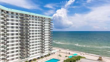 Outdoor pool, free cabanas, pool umbrellas