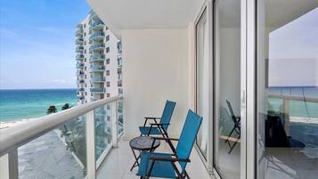 Luxury Condo, 2 Bedroom, Kitchen, Ocean View 8X | Beach/ocean view
