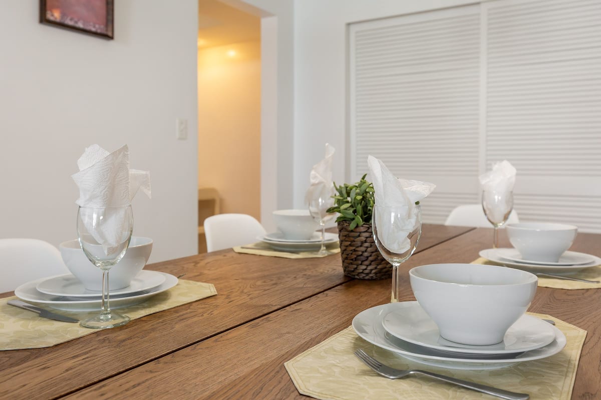 Luxury Condo, 1 Bedroom, Kitchen, Ocean View | Makan dalam bilik