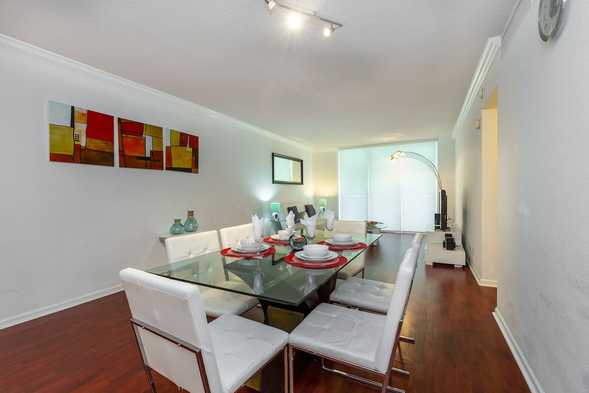 Luxury Condo, 1 Bedroom, Kitchen | Makan dalam bilik