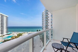 Luxury Condo, 2 Bedroom, Kitchen, Ocean View 8X | Balcony view