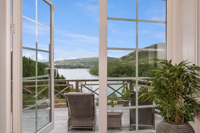 Relaxing and cozy cottage with jacuzzi and panorama view