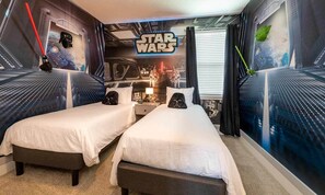6 bedrooms, iron/ironing board, WiFi, bed sheets - Energetic Escape with Games Room at Encore (Kissimmee)