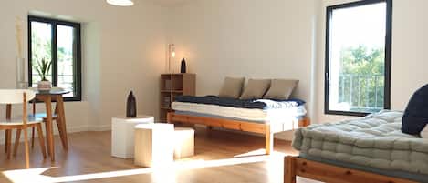 4 slaapkamers, een strijkplank/strijkijzer, wifi, beddengoed