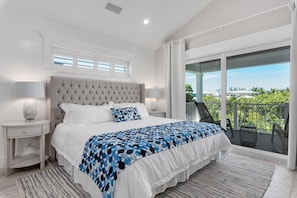 4 bedrooms, desk, iron/ironing board, travel crib