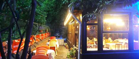 Tägliches inbegriffenes Frühstücksbuffet