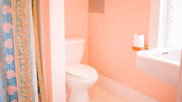 SĂšche-cheveux, serviettes fournies