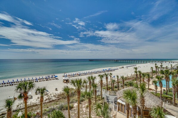 On the beach - Calypso 408 Beachfront at Pier Park. 2 King bedrooms, 4th floor, VIP Beach Svc! (Panama City Beach)