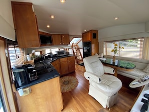 Fridge, microwave, oven, stovetop - Stay on a 60ft Yacht in Miami with a Jet SKI (Aventura)