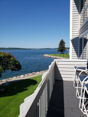Landings Condo, Upper Unit, Fabulous Views over Lake Charlevoix / Boyne City