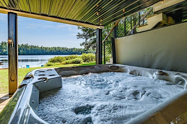 Bain à remous extérieur