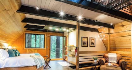 Mt Bakers Rustic Industrial Treetop Chalet