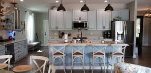 Fridge, microwave, oven, stovetop - 4 BD 3.5 BA Lighthouse No 23 Newly Built Lakefront Home in Heart of Osage Beach! (Osage Beach)