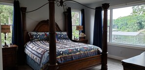 4 bedrooms, desk, iron/ironing board, travel cot - 4 BD 3.5 BA Lighthouse No 23 Newly Built Lakefront Home in Heart of Osage Beach! (Osage Beach)